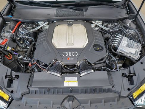 Used 2022 Audi RS 6 AWD/4WD image 38