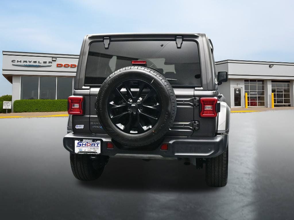 Used 2025 Jeep Wrangler Unlimited Sahara w/ Safety Group AWD/4WD image 4