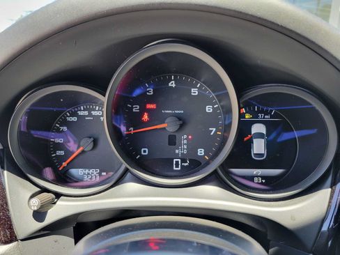 Used 2021 Porsche Macan AWD/4WD image 25
