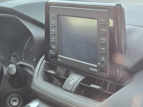 Certified 2021 Toyota RAV4 LE FWD image 15
