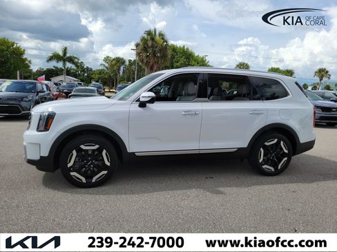 Certified 2025 Kia Telluride S FWD image 5