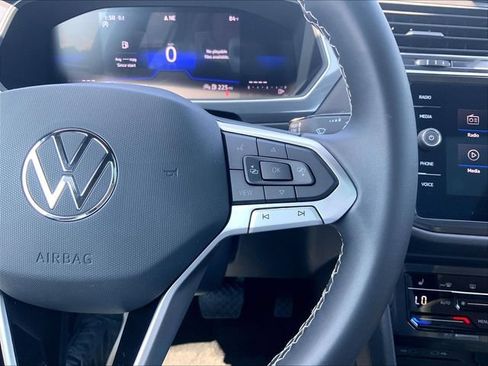 Used 2024 Volkswagen Tiguan SE AWD/4WD image 14