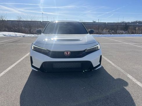 Used 2024 Honda Civic Type R image 2