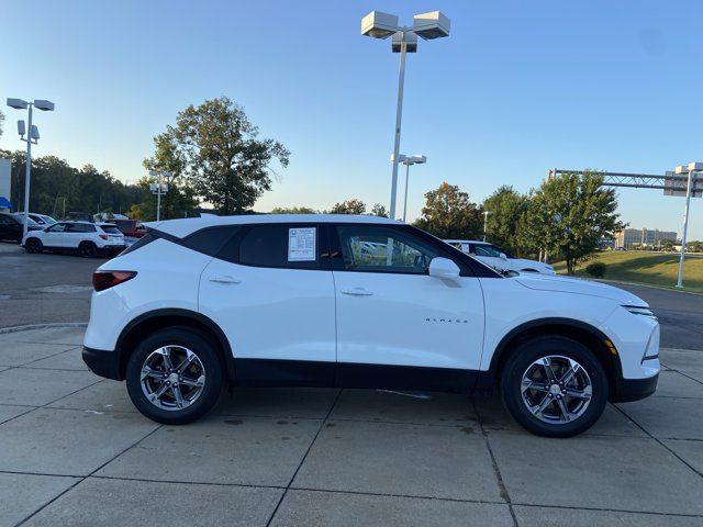 Used 2025 Chevrolet Blazer LT FWD image 15