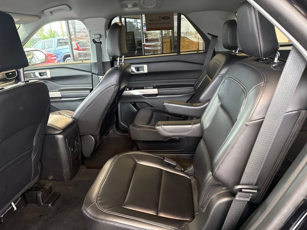 Certified 2023 Ford Explorer XLT w/ Equipment Group 202A AWD/4WD image 14