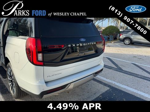Used 2025 Ford Expedition Platinum w/ Driver's Package image 7