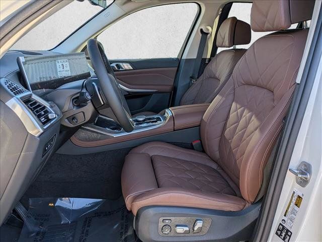 Used 2026 BMW X7 xDrive40i w/ Premium Package AWD/4WD image 4