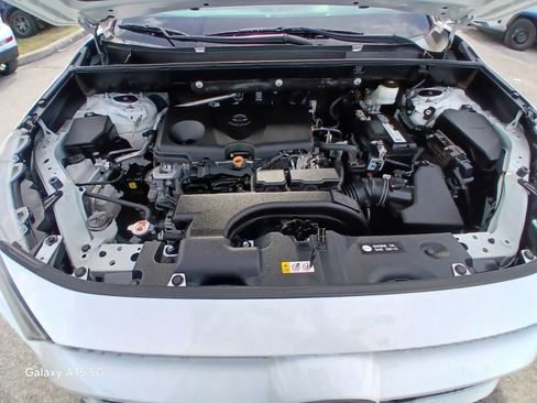 Used 2021 Toyota RAV4 LE FWD image 22
