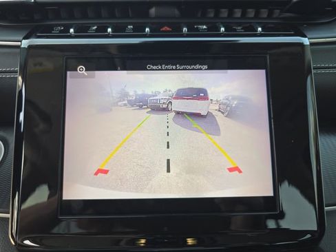 Certified 2023 Jeep Grand Cherokee Laredo image 18