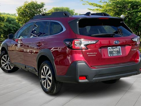 Certified 2025 Subaru Outback Premium image 4