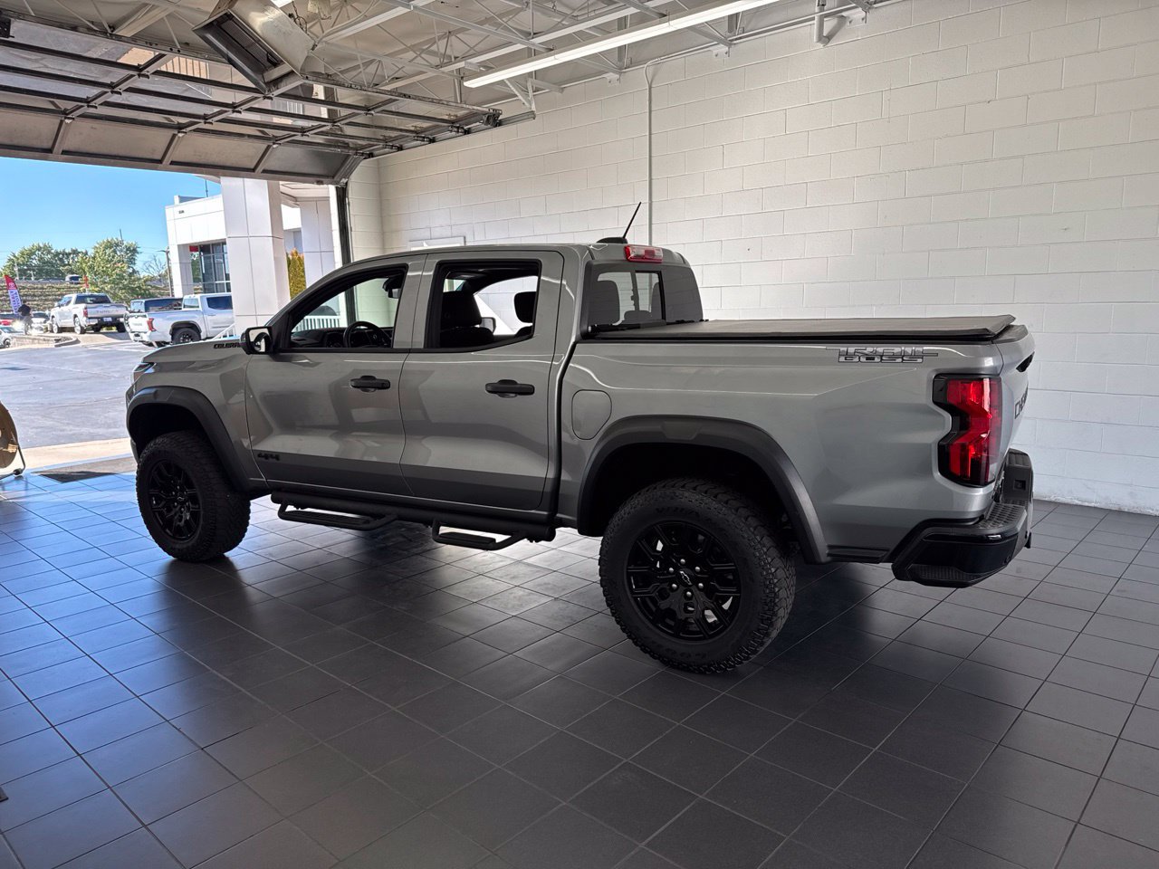 Used 2024 Chevrolet Colorado Trail Boss w/ Technology Package AWD/4WD image 5