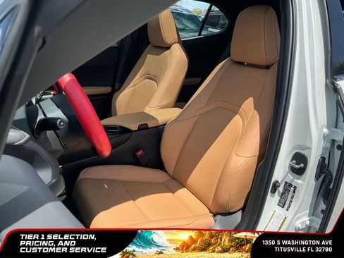 Used 2025 Lexus UX 300h FWD image 33