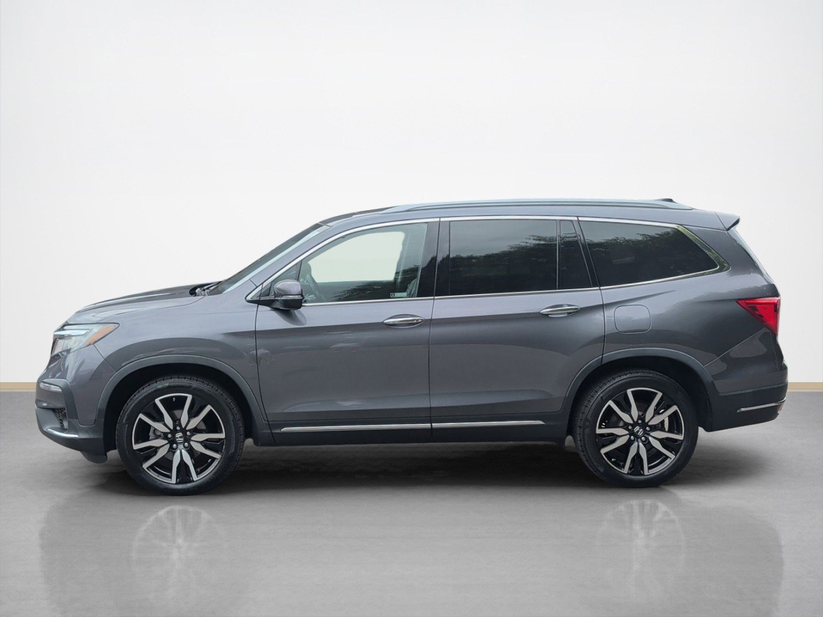 Used 2019 Honda Pilot Elite image 2