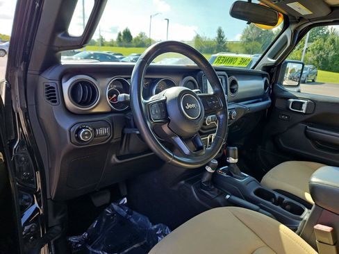 Used 2020 Jeep Gladiator Sport w/ Quick Order Package 24S AWD/4WD image 18