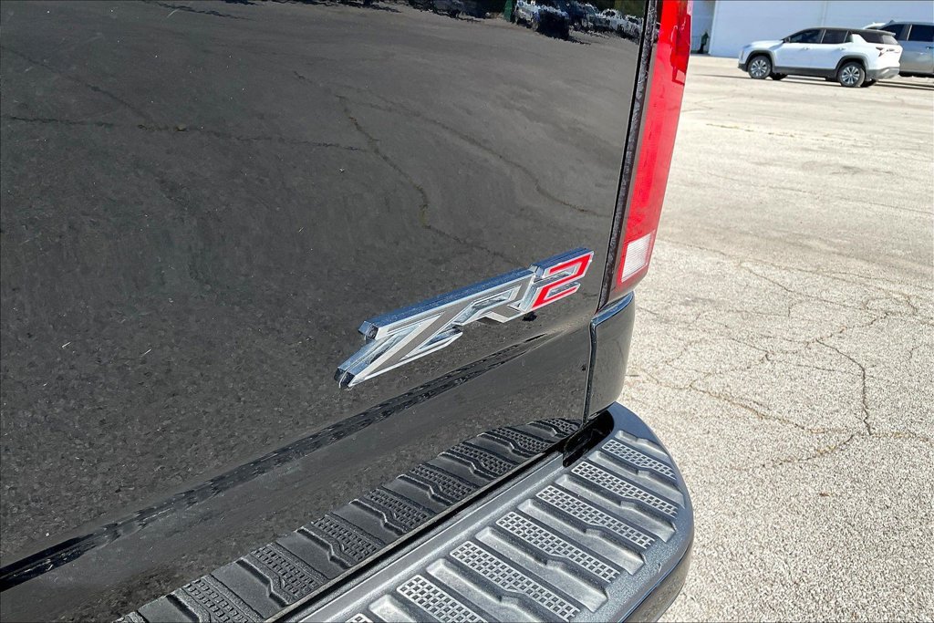 Used 2025 Chevrolet Silverado 2500 ZR2 w/ Technology Package AWD/4WD image 29
