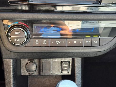 Used 2015 Toyota Corolla S FWD image 22