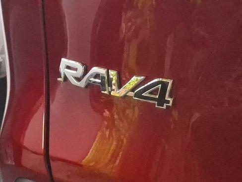 Used 2025 Toyota RAV4 XLE w/ Convenience Package FWD image 10