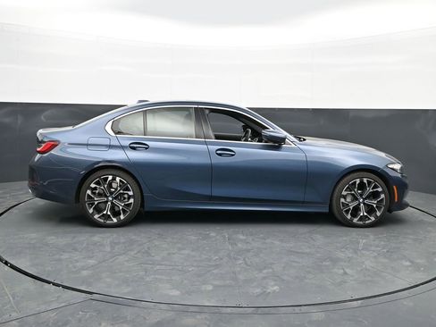 Used 2025 BMW 330i Sedan w/ M Sport Package RWD image 8