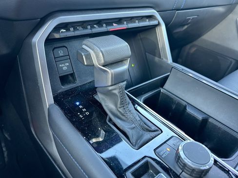 Used 2023 Toyota Sequoia Platinum AWD/4WD image 28