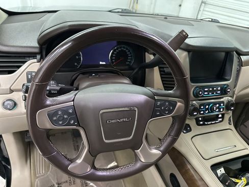 Used 2018 GMC Yukon Denali w/ Open Road Package image 10