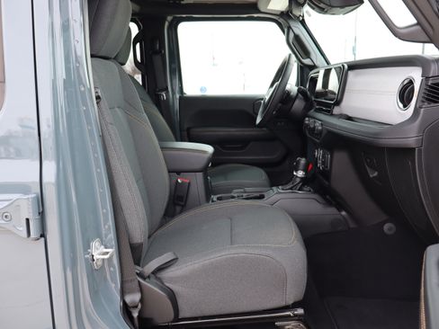 Used 2025 Jeep Wrangler Sahara w/ Safety Group image 13