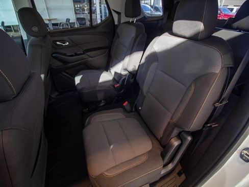 Certified 2019 Chevrolet Traverse LT image 16