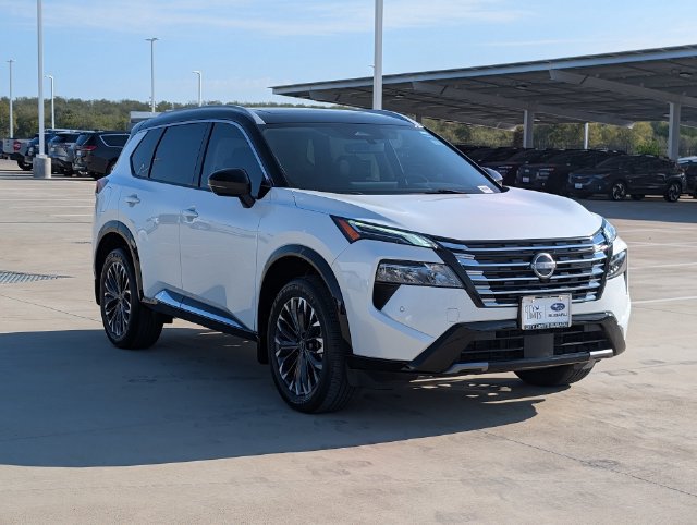 Used 2024 Nissan Rogue Platinum FWD image 7