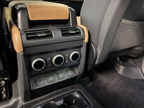 Used 2025 Land Rover Defender 130 V8 image 16
