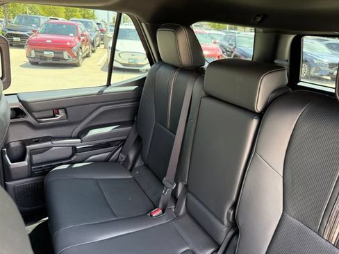 Used 2025 Toyota 4Runner Limited AWD/4WD image 33