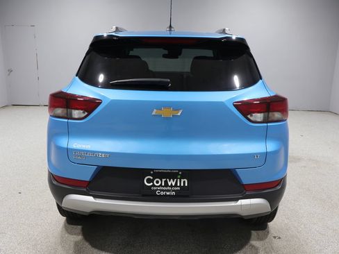 Used 2025 Chevrolet TrailBlazer LT AWD/4WD image 3