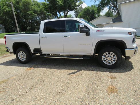 Used 2024 Chevrolet Silverado 2500 LTZ w/ LTZ Plus Package AWD/4WD image 15