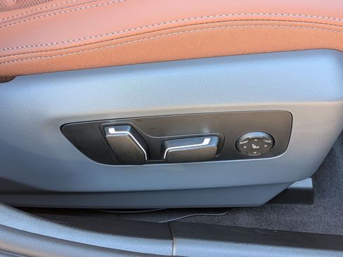 New 2026 BMW 530i xDrive w/ M Sport Package image 39