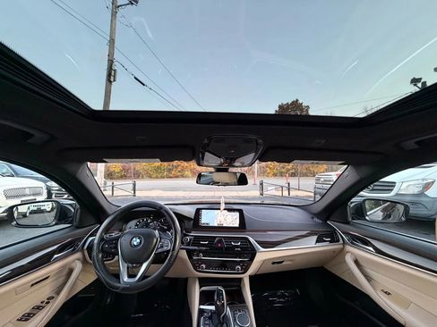 Used 2017 BMW 530i xDrive image 23