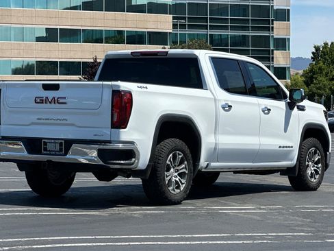 Used 2025 GMC Sierra 1500 SLT AWD/4WD image 4