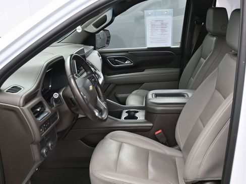 Used 2023 Chevrolet Suburban LT image 16