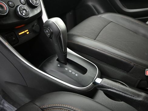 Used 2022 Chevrolet Trax LT w/ LT Convenience Package image 30