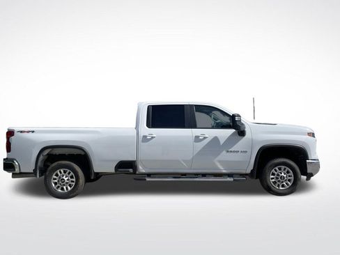 Used 2026 Chevrolet Silverado 2500 LT AWD/4WD image 4