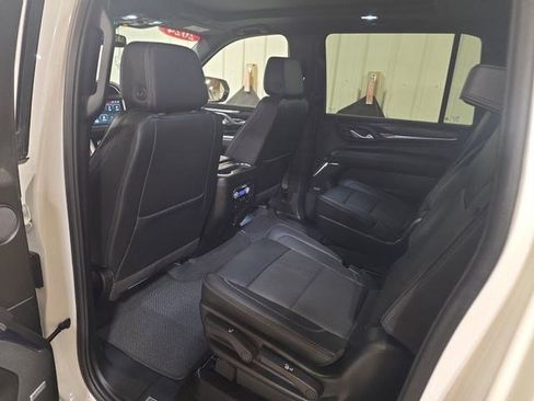 Used 2024 GMC Yukon XL Denali image 13
