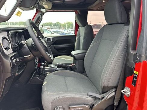 Used 2025 Jeep Wrangler Sport AWD/4WD image 15