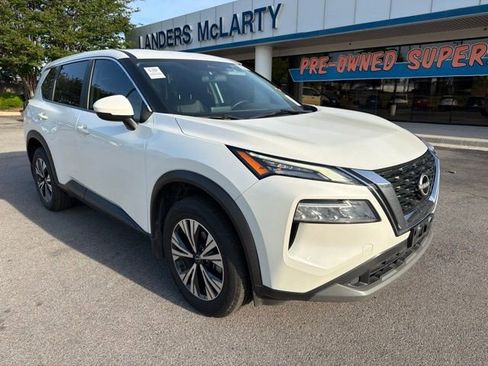Used 2022 Nissan Rogue SV FWD image 2