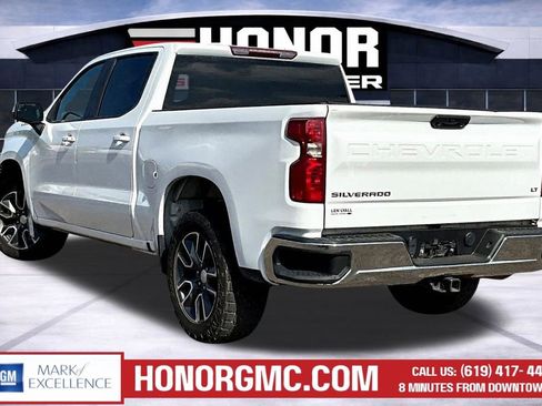 Used 2022 Chevrolet Silverado 1500 LT AWD/4WD image 4
