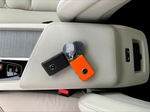 New 2026 Volvo V60 B5 Cross Country Plus w/ Climate Package image 34