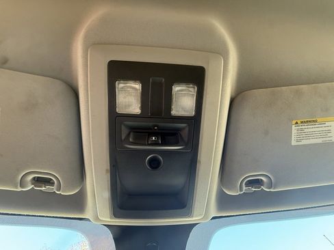 Used 2018 RAM 1500 Classic SLT image 32