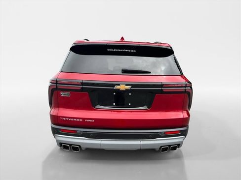 Used 2026 Chevrolet Traverse LT AWD/4WD image 4