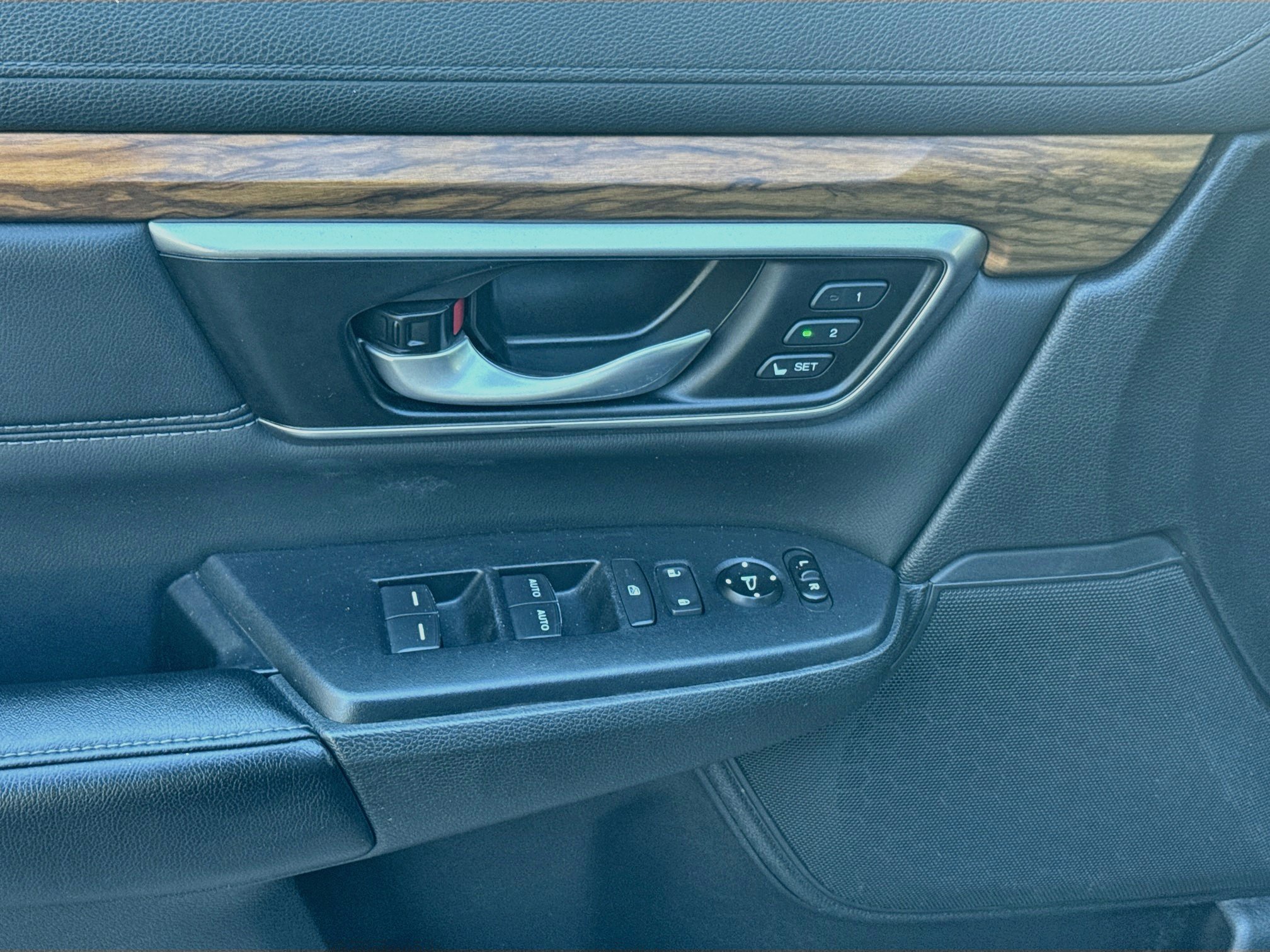 Used 2021 Honda CR-V EX-L image 16