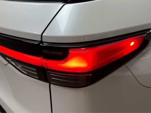 New 2026 Lexus TX 500h AWD image 28