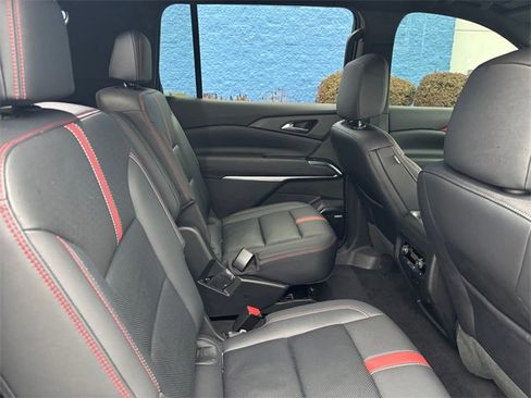 Used 2024 Chevrolet Traverse RS image 15