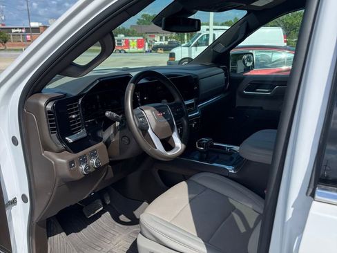 Used 2024 GMC Sierra 1500 SLT w/ SLT Premium Package AWD/4WD image 12