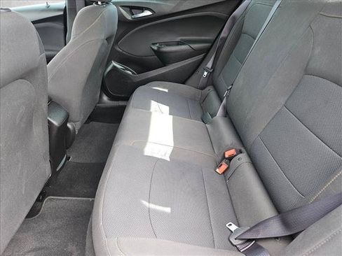 Used 2017 Chevrolet Cruze LS FWD image 18