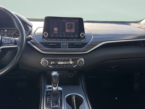 Used 2019 Nissan Altima 2.5 SL FWD image 12